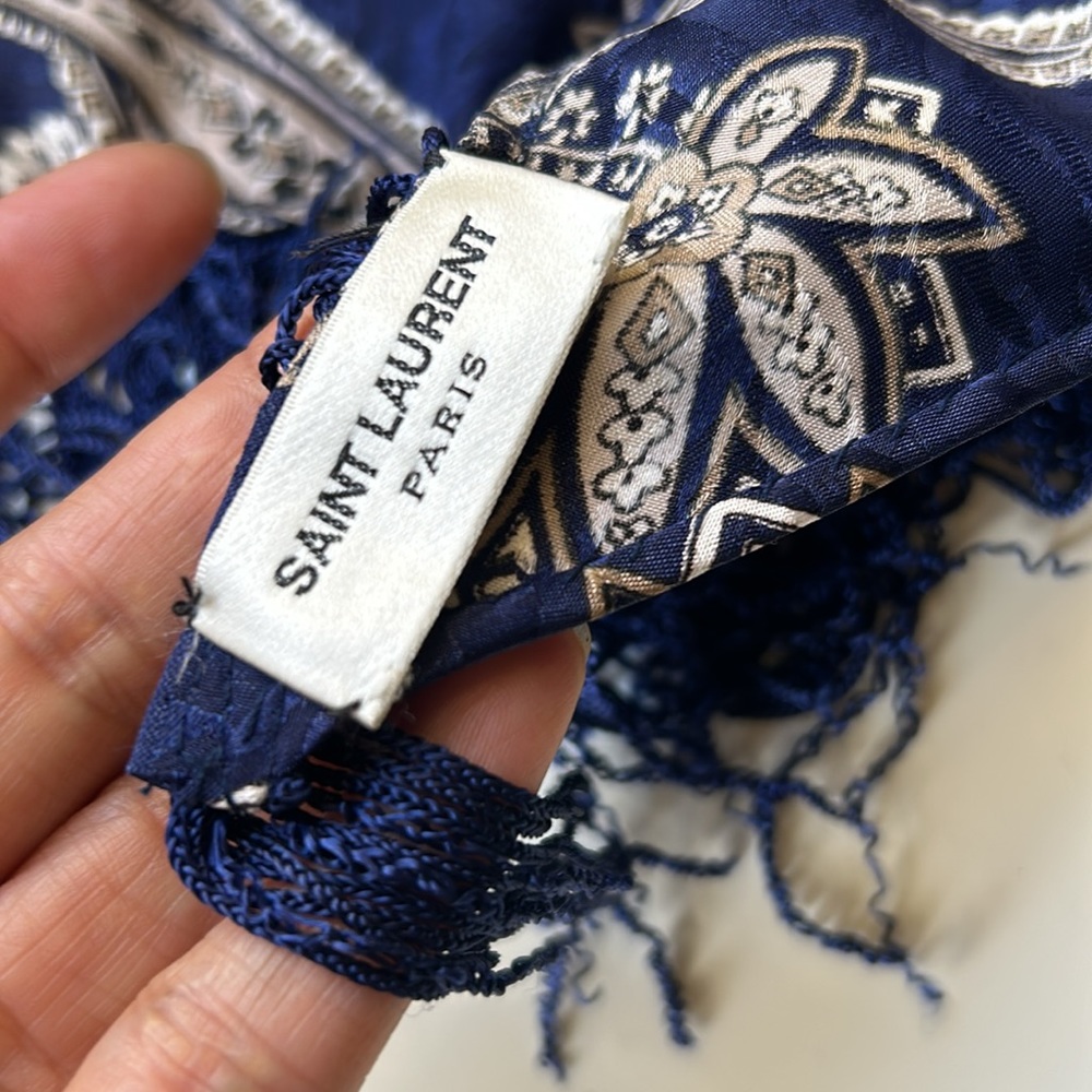 Vintage Saint Laurent blue print scarf - Picture 5 of 8